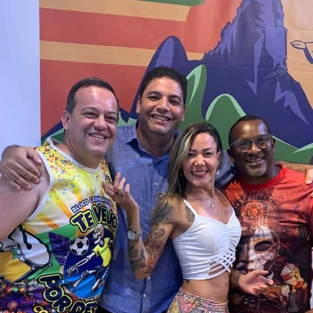 Grito de Carnaval do Bloco Te Vejo Por Dentro... Sou da Radiologia